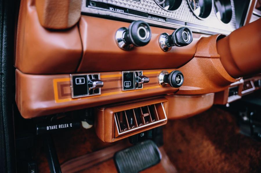Детали интерьера Jeep Cherokee Laredo (SJ) 1983 года  (фото 52 из 78)